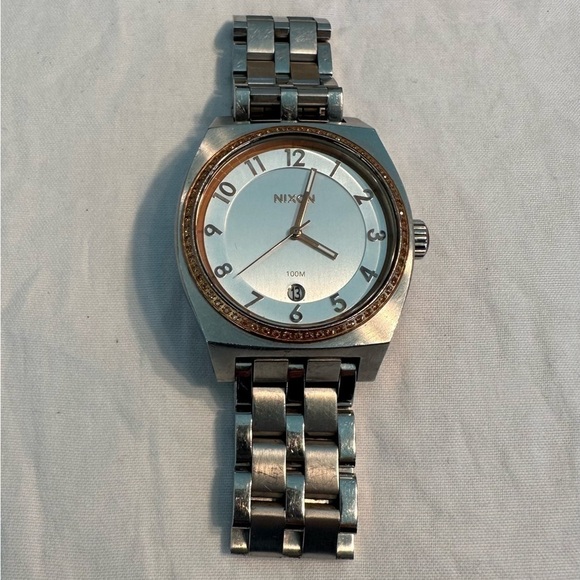 Nixon Watch The Monopoly Crystal Bezel Quartz 40mm Silver/Rose Gold 2904 - Picture 4 of 10